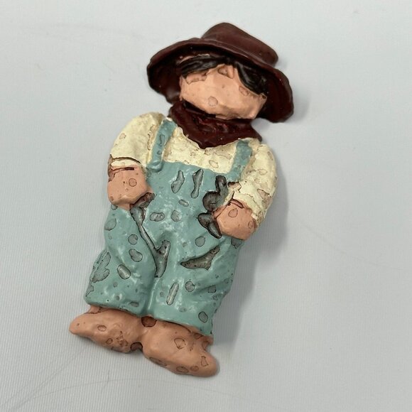 Pre-Painted Resin Collectible Figures - Farming Couple & Roosters - Picture 6 of 11